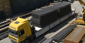 arabesque camion materiale de constructii