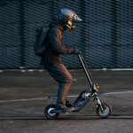 Acer își extinde gama eMobility cu trotineta electrică Predator Extreme