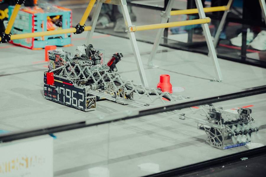 Premieră istorică: două echipe românești au ajuns în finala Campionatului Mondial de robotică FIRST din SUA