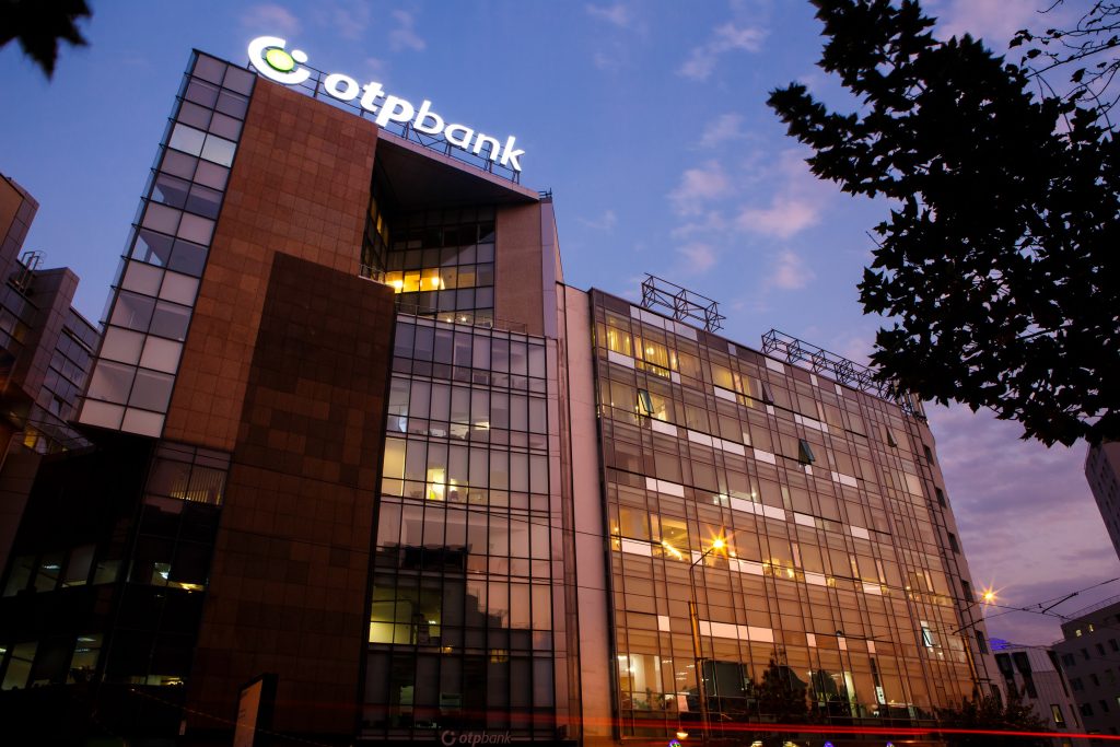 Servicii bancare gratuite: Cont bancar și card fără costuri, pentru noii clienți ai OTP Bank România