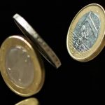 Românii au cheltuit 36 miliarde euro în 2023 în marile rețele de retail. 60% dintre cheltuieli, în supermarketuri și hipermarketuri