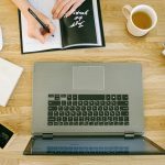 Românii din segmentul de vârstă 45+ sunt mai puțin interesați de schimbări de carieră – analiză HR online