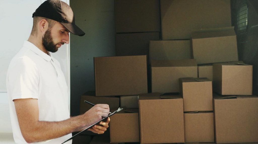 Job de curier: avantaje și riscuri ale postului de livrator